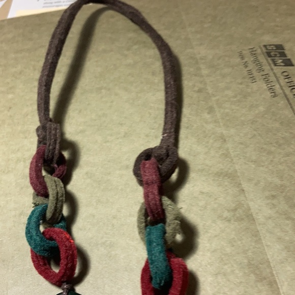 Felt Necklace - Picture 4 of 4